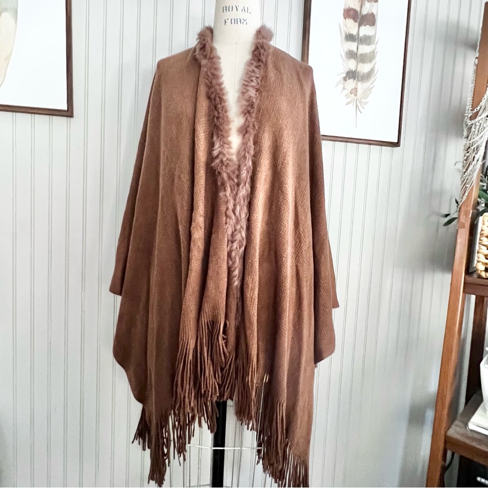 Cejon 90’s Fringe & Fur Brown Textured Poncho Cape